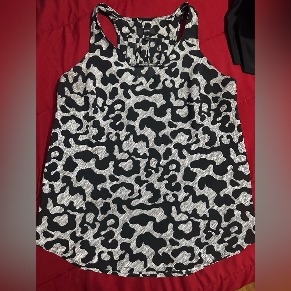 Tank top … bought at target 🎯 gently used mossimo brand